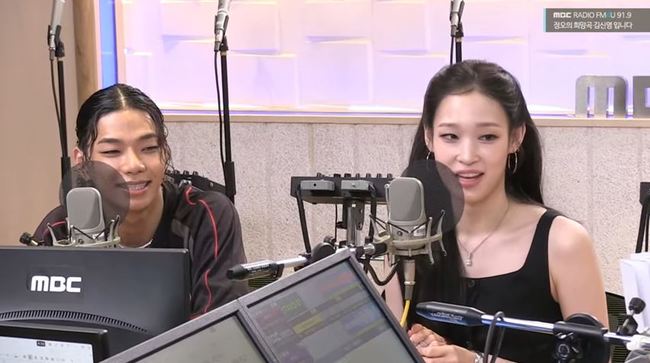 MBC FM4U ‘정오의 희망곡 김신영입니다’