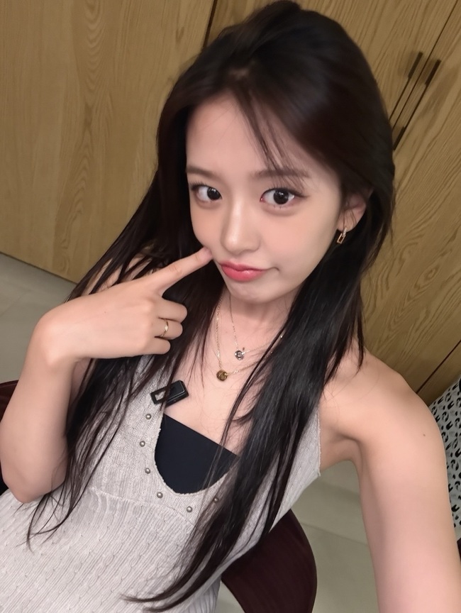 사진=안유진 소셜미디어