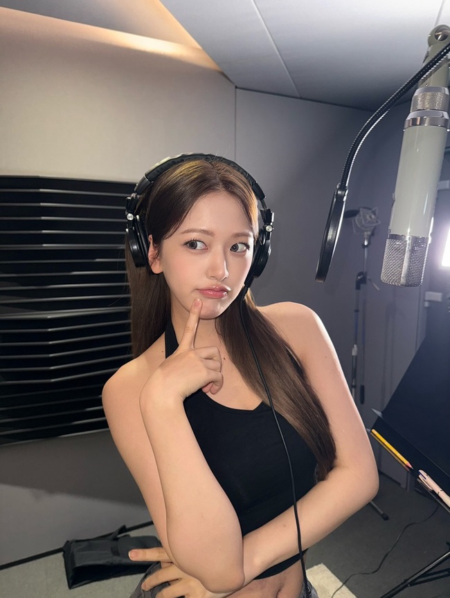 사진=안유진 소셜미디어